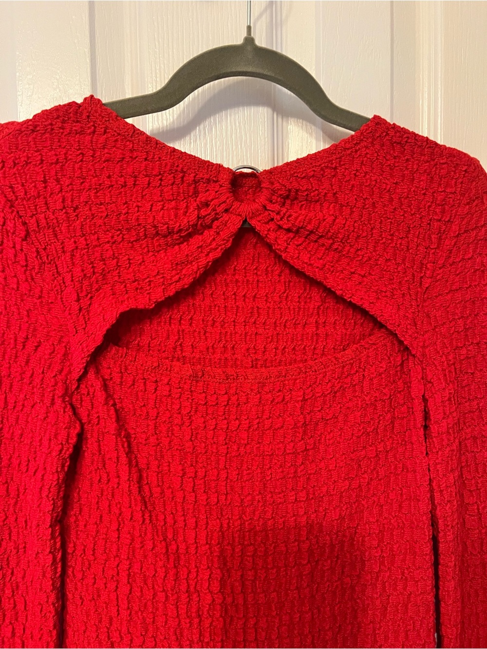 NWT Commense Red Textured Plissé Cutout Knit Top with O-Ring Detail, Size S - Picture 3 of 8